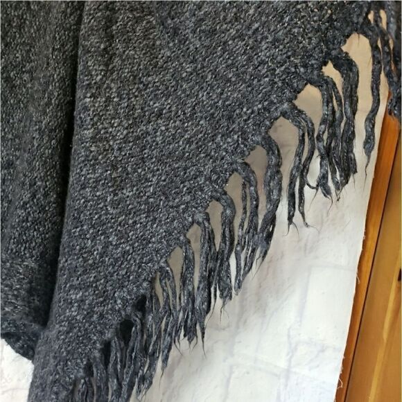 BANDOLINOBLU Hooded Chic Gray Fringe Cardigan Sweater Small - Picture 3 of 8